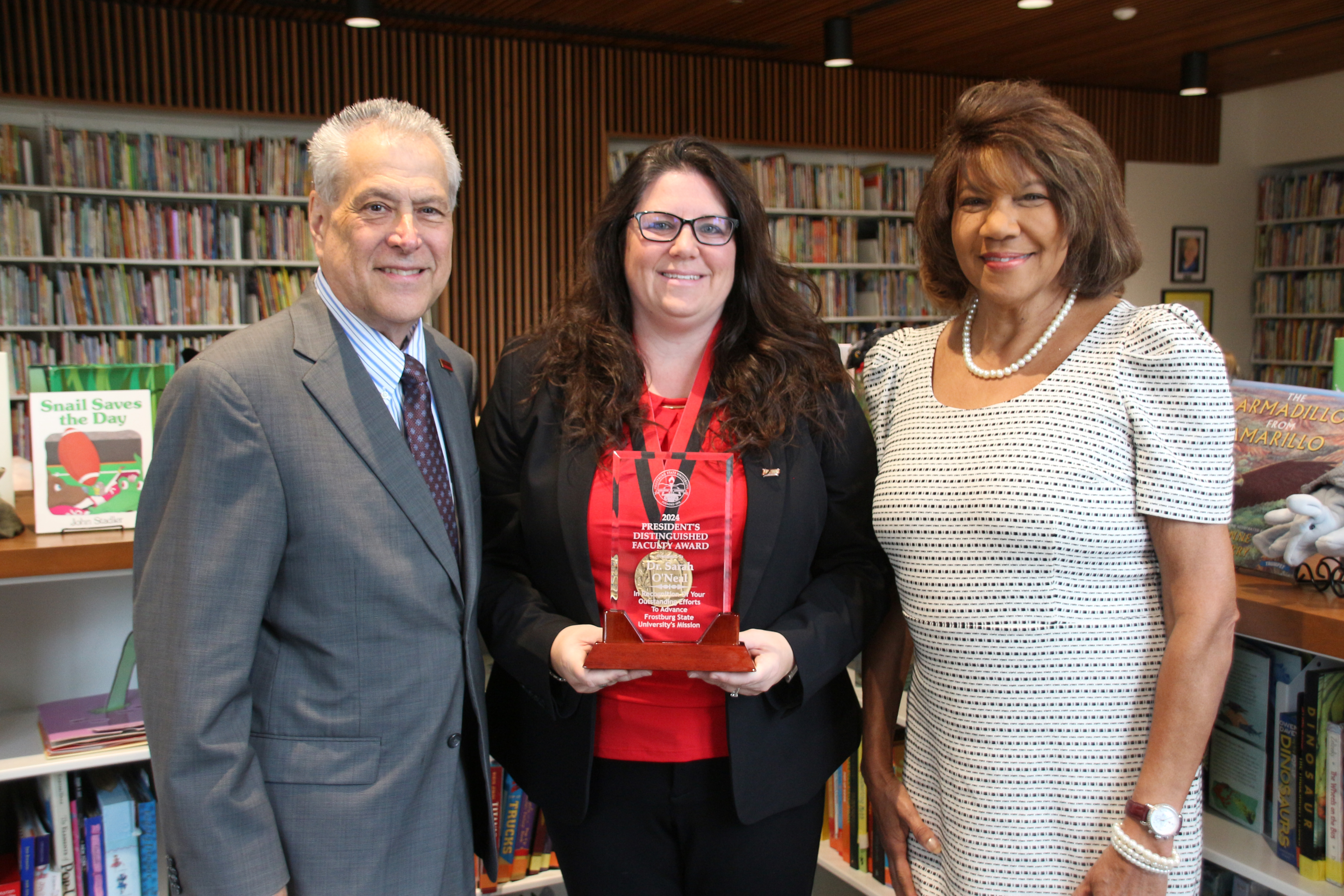 sarah oneal getting award
