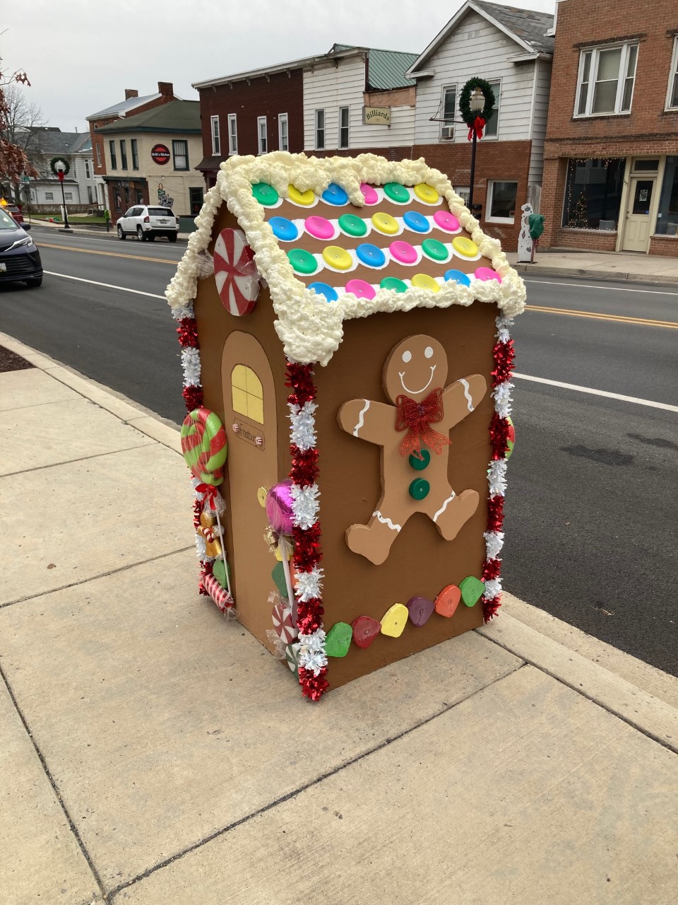 gingerbread-house.jpg