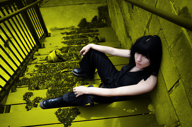 Pattu PerShayla sitting on stairwell