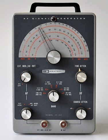 Heathkit Signal Generator