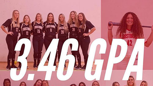 softball team group pose