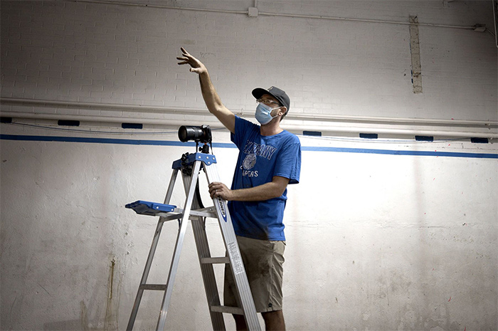 Thompson directing photos
