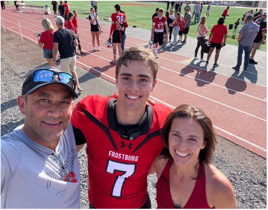 samuel dominguez with parents